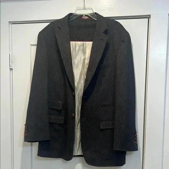 Red bridge Sports jacket designed in Italy in great condition! - Picture 1 of 10